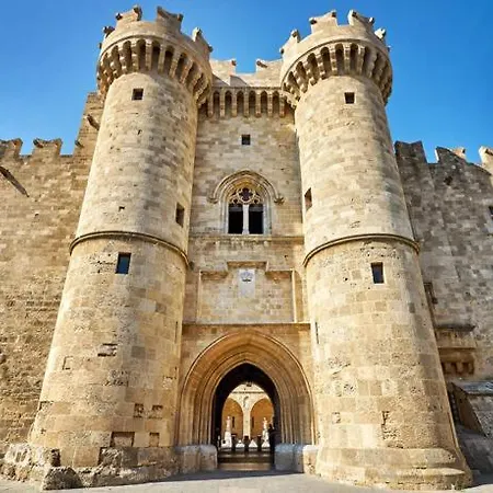 Emerald Dream House#poiessa, Medieval Town Апартаменты