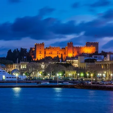 Emerald Dream House#poiessa, Medieval Town Апартаменты